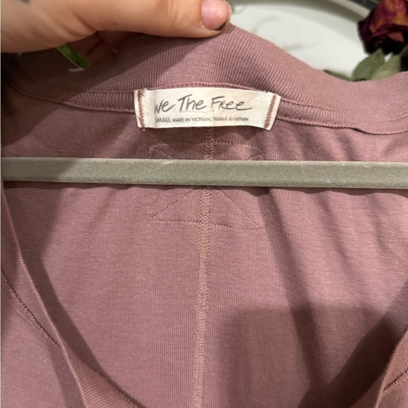 We The Free Pink Pleated blouse size small - Picture 4 of 9